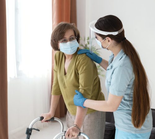 women-wearing-masks-medium-shot